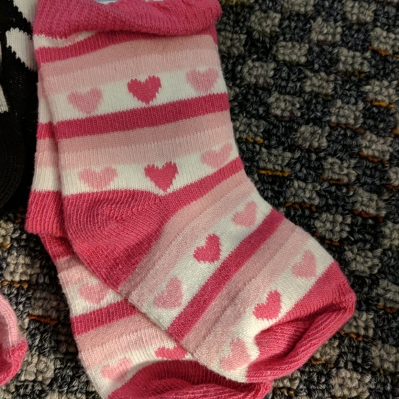 Six adorable baby socks - Picture 4 of 8